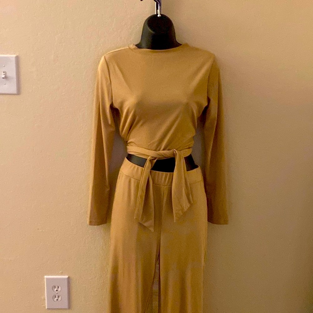 Tan shirt n pants set w/ tie